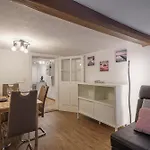 Διαμέρισμα Staybrienz -